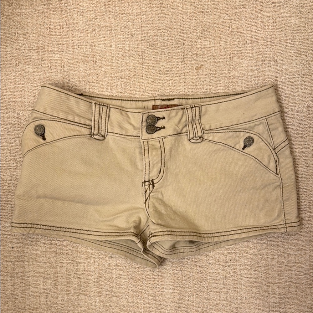 No Boundaries Tan Jean Shorts Fitted Tailored Cut